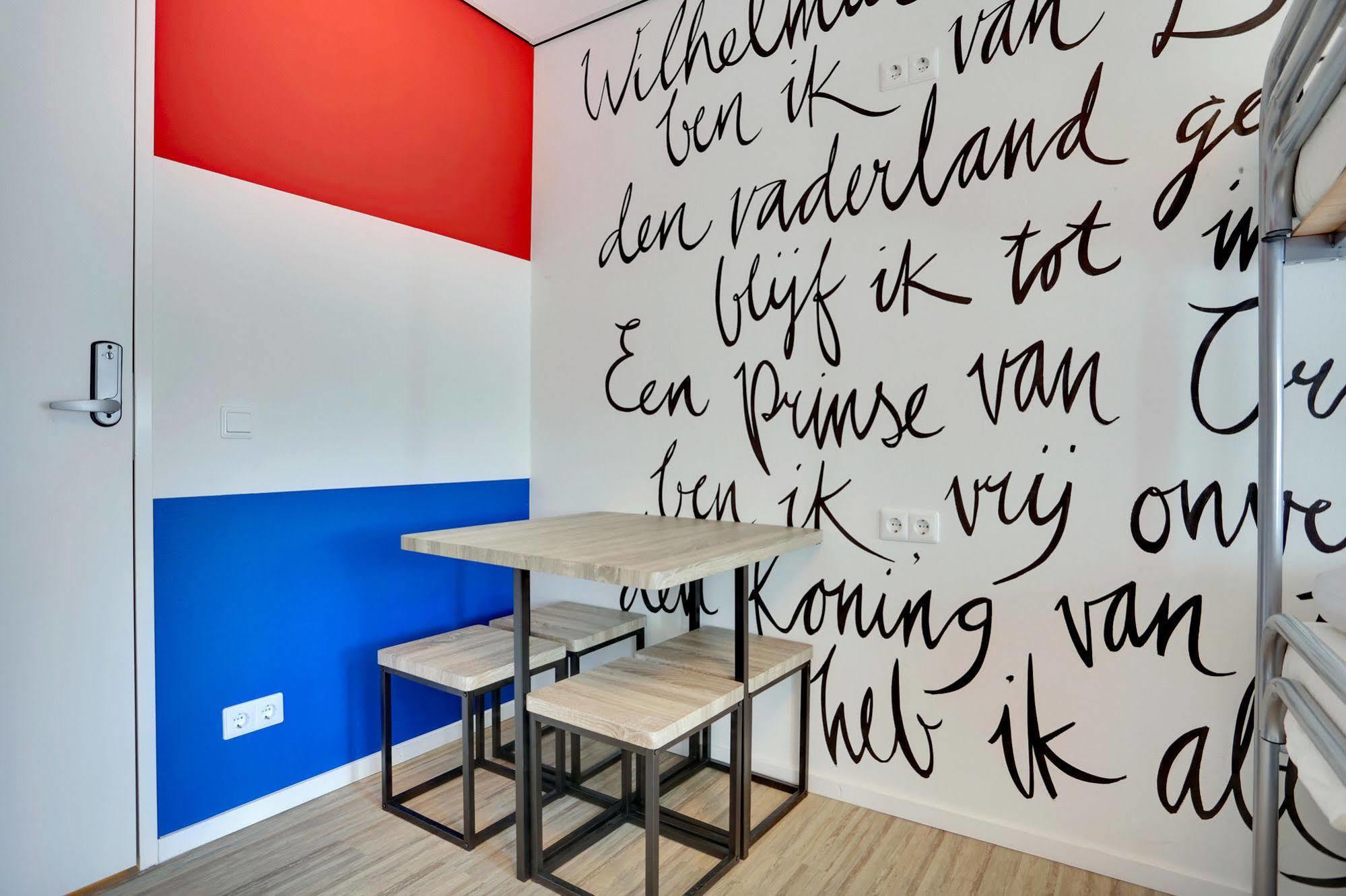 Dutchies Hostal